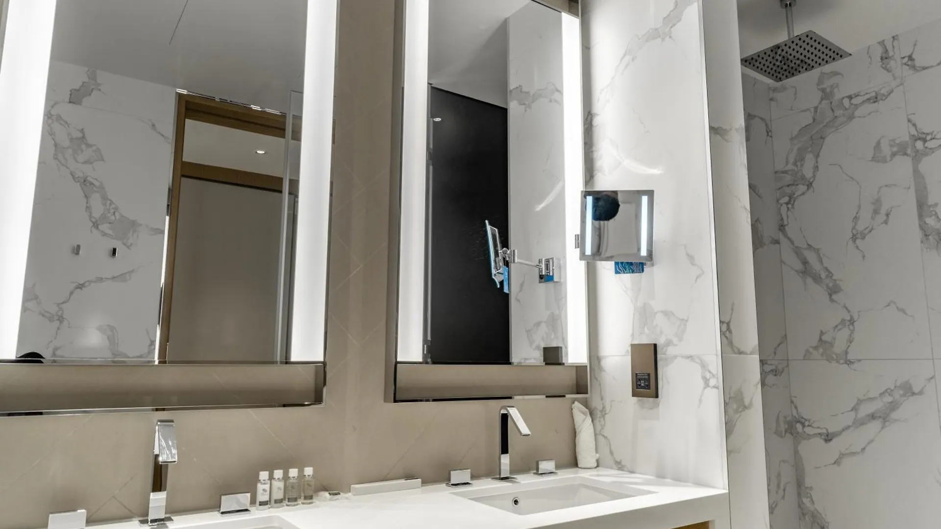 Opera 3Br - 5 Mins To Dubai Mall With Burj View By Bms United Arab Emirates